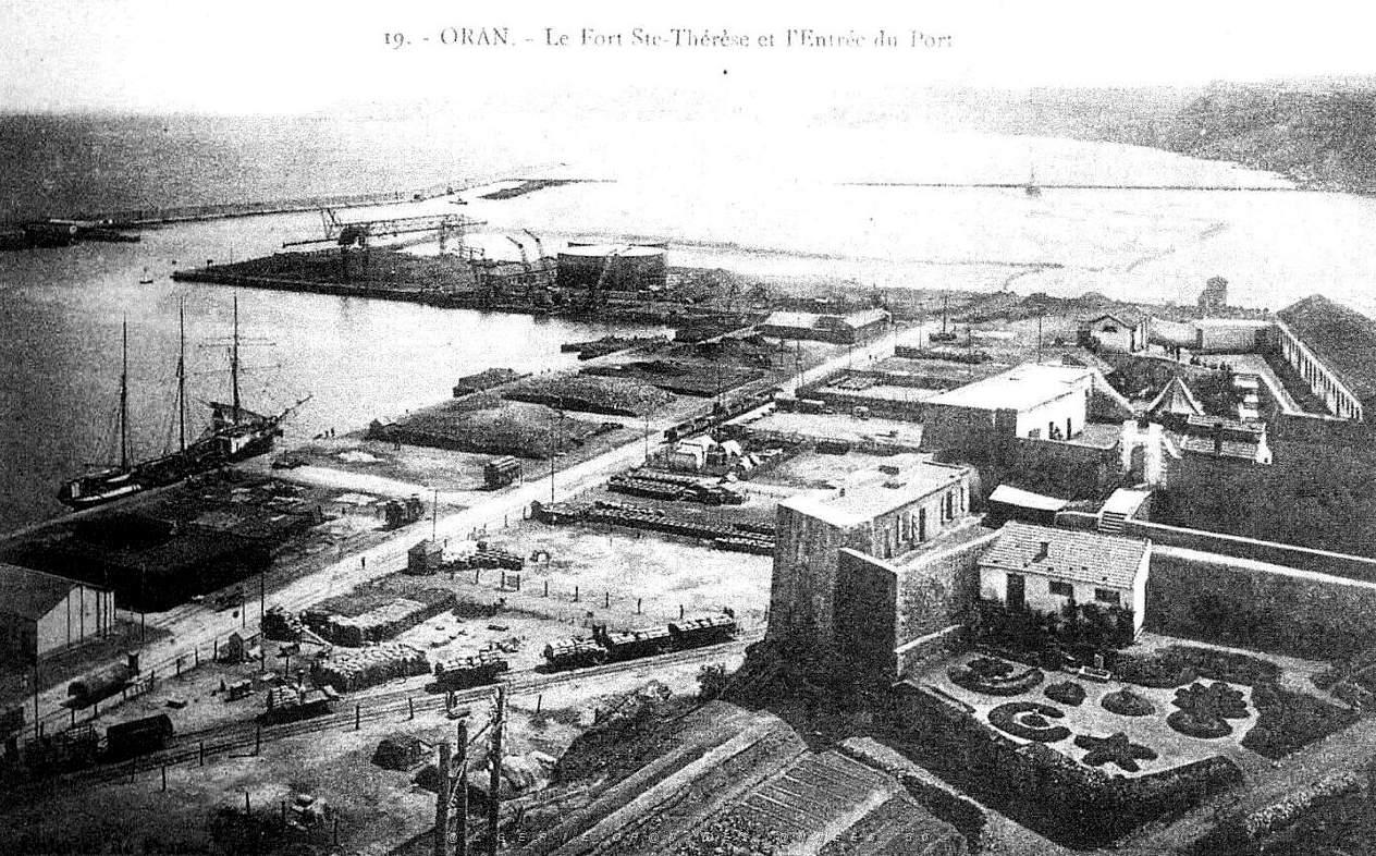Oran- 112- travail sur les quais.JPG